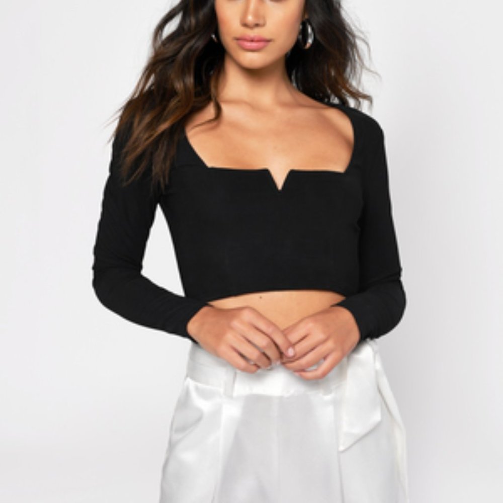 NWOT Tobi black crop top